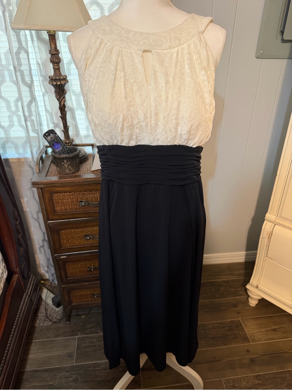 dressbarn Ivory and Black Sleeveless Two-Tone Midi Dress